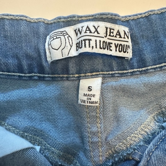 Shorts - Picture 3 of 3